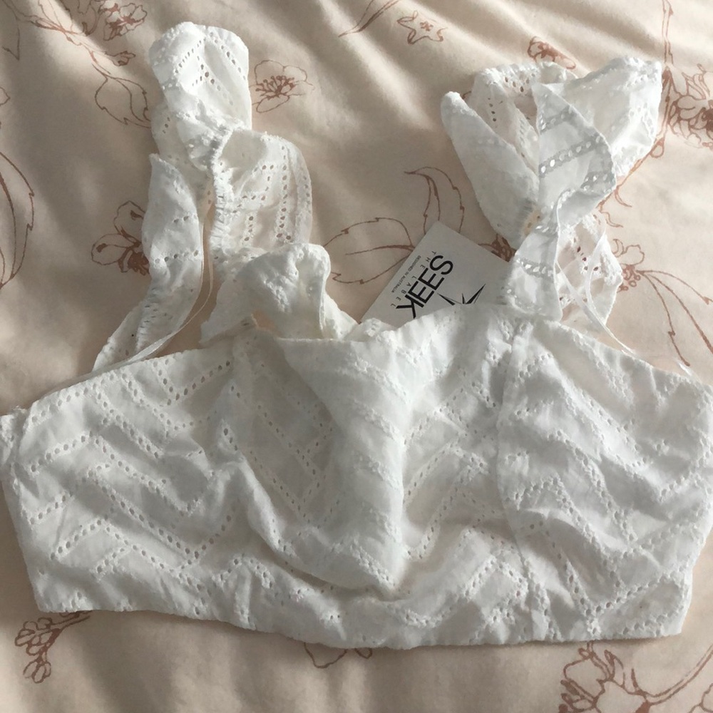 LF seek the label eyelet crop